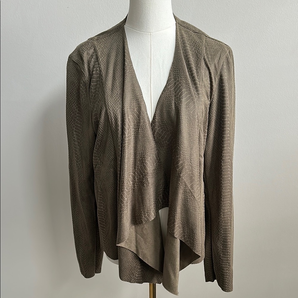 BLANKNYC Women's Faux Suede Snakeskin Mob Wife‎ Open Front Drape Moto Jacket L
